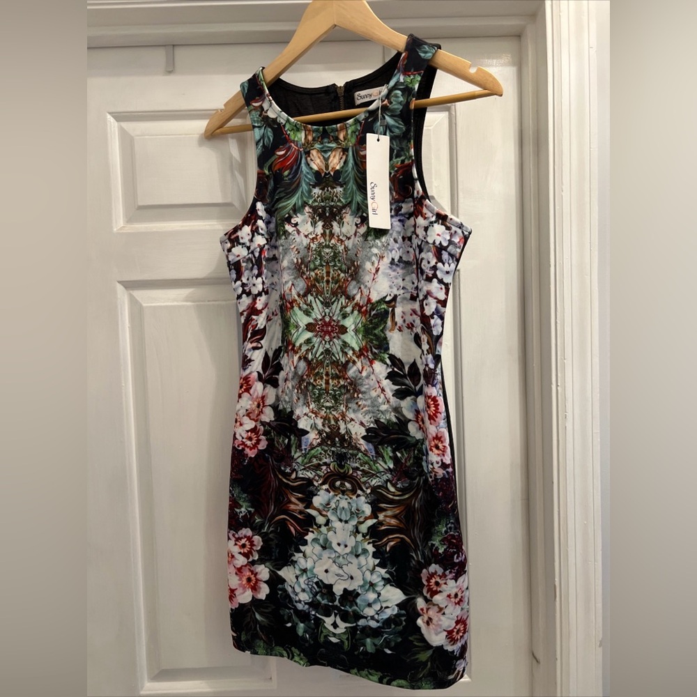 Sunny Girl Women’s sleeveless sheath floral print back zip size large dress NWT